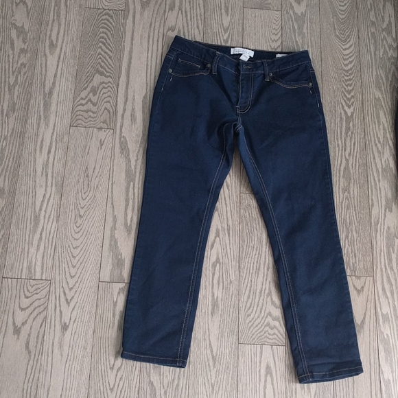 Beautiful crop jeans by Kenneth Cole reaction 🍀 - Picture 1 of 12